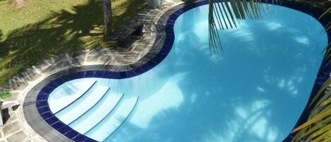 Kolam renang terbuka