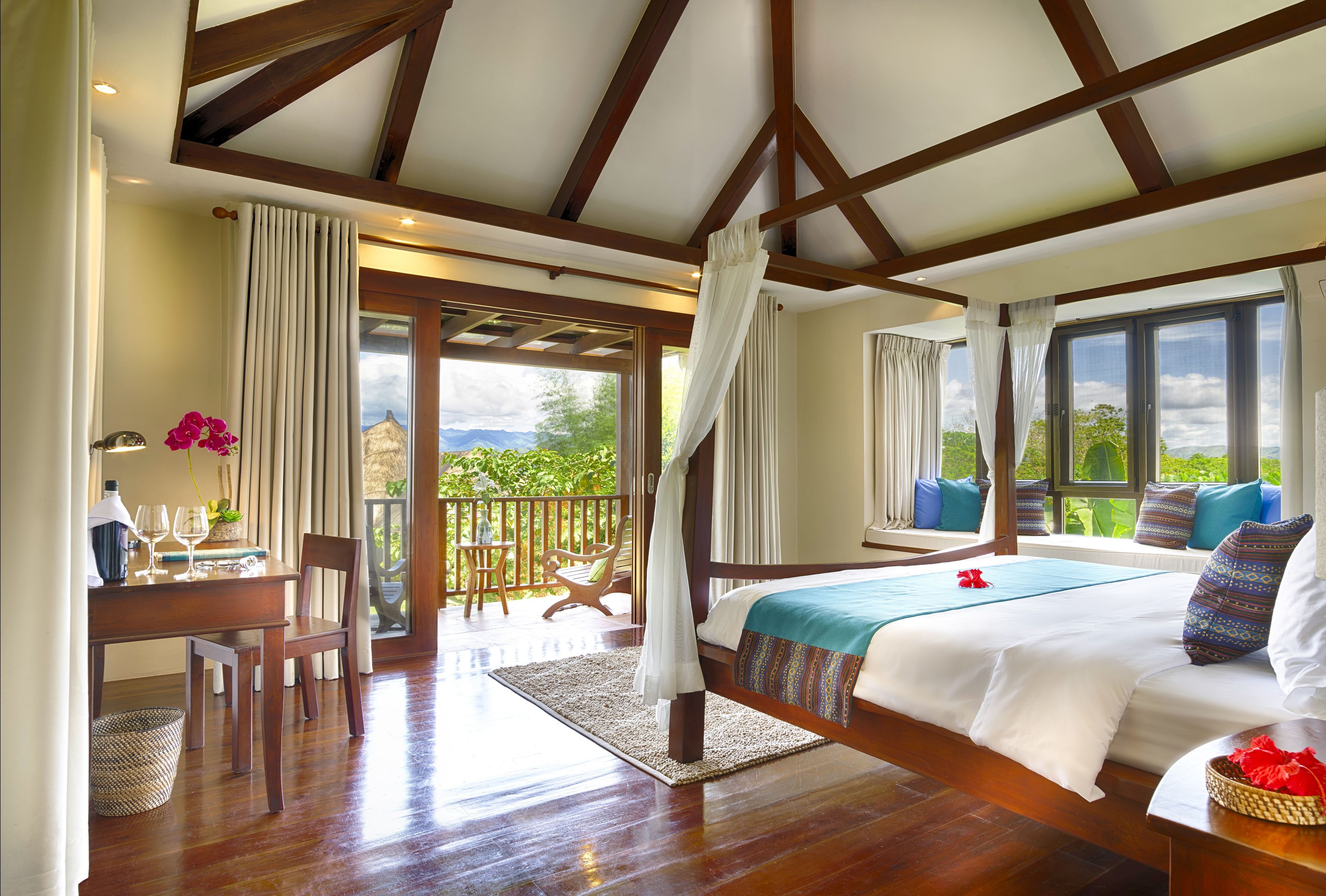 Biệt thự Cao cấp, 5 phòng ngủ | 5 phòng ngủ, két bảo mật tại phòng, khu vực làm việc phù hợp cho laptop 