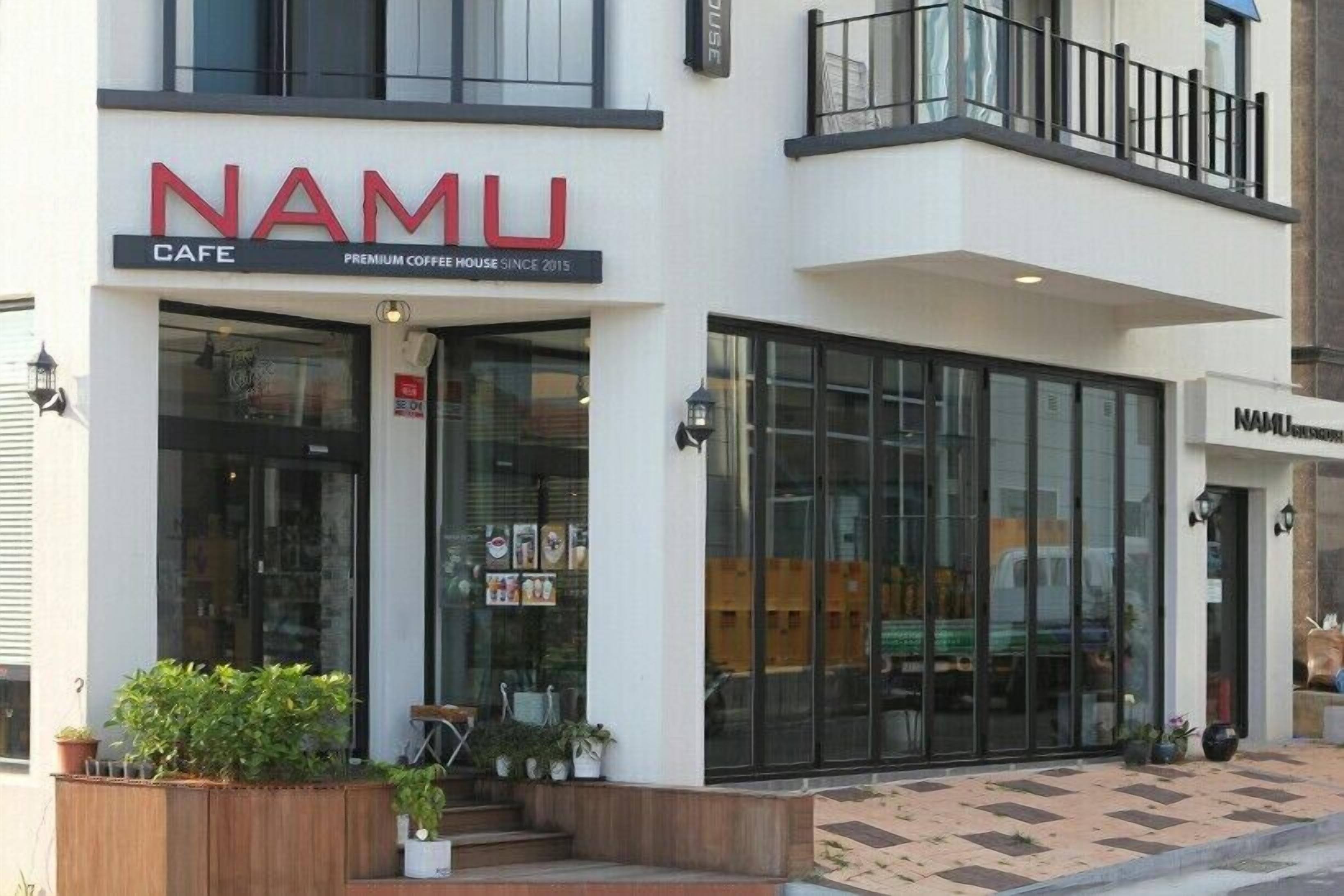 Pintu masuk properti