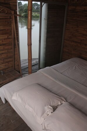 Elite House | Premium bedding, desk, bed sheets