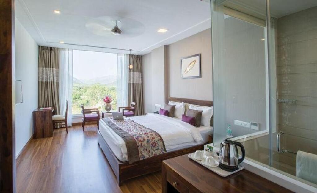 1 bedroom, premium bedding, minibar, in-room safe