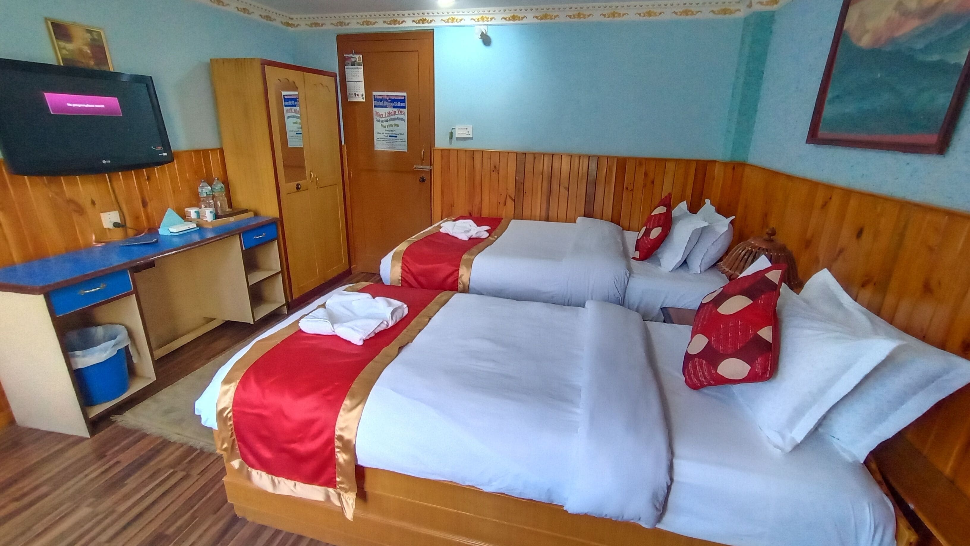 Deluxe Room | Desk, rollaway beds, free WiFi, bed sheets