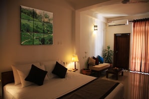 Deluxe-Doppelzimmer | Hochwertige Bettwaren, Zimmersafe, Schreibtisch, schallisolierte Zimmer