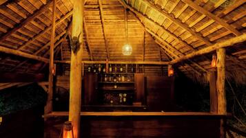 Breakfast, lunch, dinner served; international cuisine