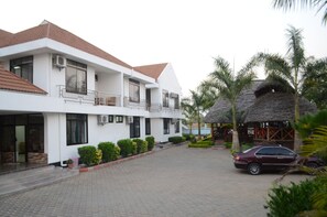 Free self-parking - Vamos Hotel Mikumi (Morogoro)