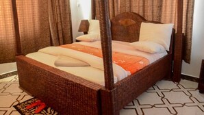 Desk, WiFi (free) - Vamos Hotel Mafinga (Mafinga)
