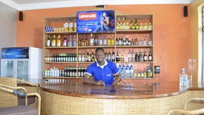 Bar (on property) - Vamos Hotel Mafinga (Mafinga)