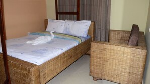 Desk, WiFi (free) - Vamos Hotel Mafinga (Mafinga)