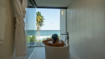 Suite Luxe, 1 trÚs grand lit, balcon, vue océan | Salle de bain