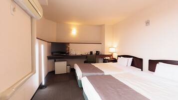 Escritorio, espacio para trabajar con laptop y wifi gratis