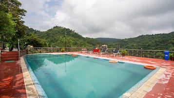 Piscine extérieure