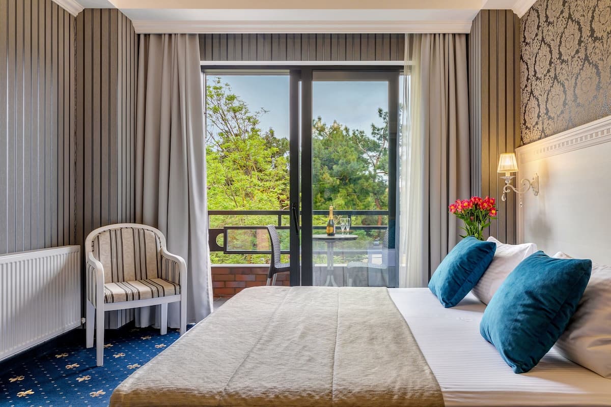 1 bedroom, premium bedding, minibar, in-room safe