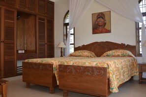 2 bedrooms, soundproofing, free WiFi, bed sheets