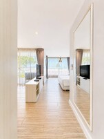 Grand Deluxe Suite | Cofres nos quartos, escrivaninha, cortinas blackout, berços grátis