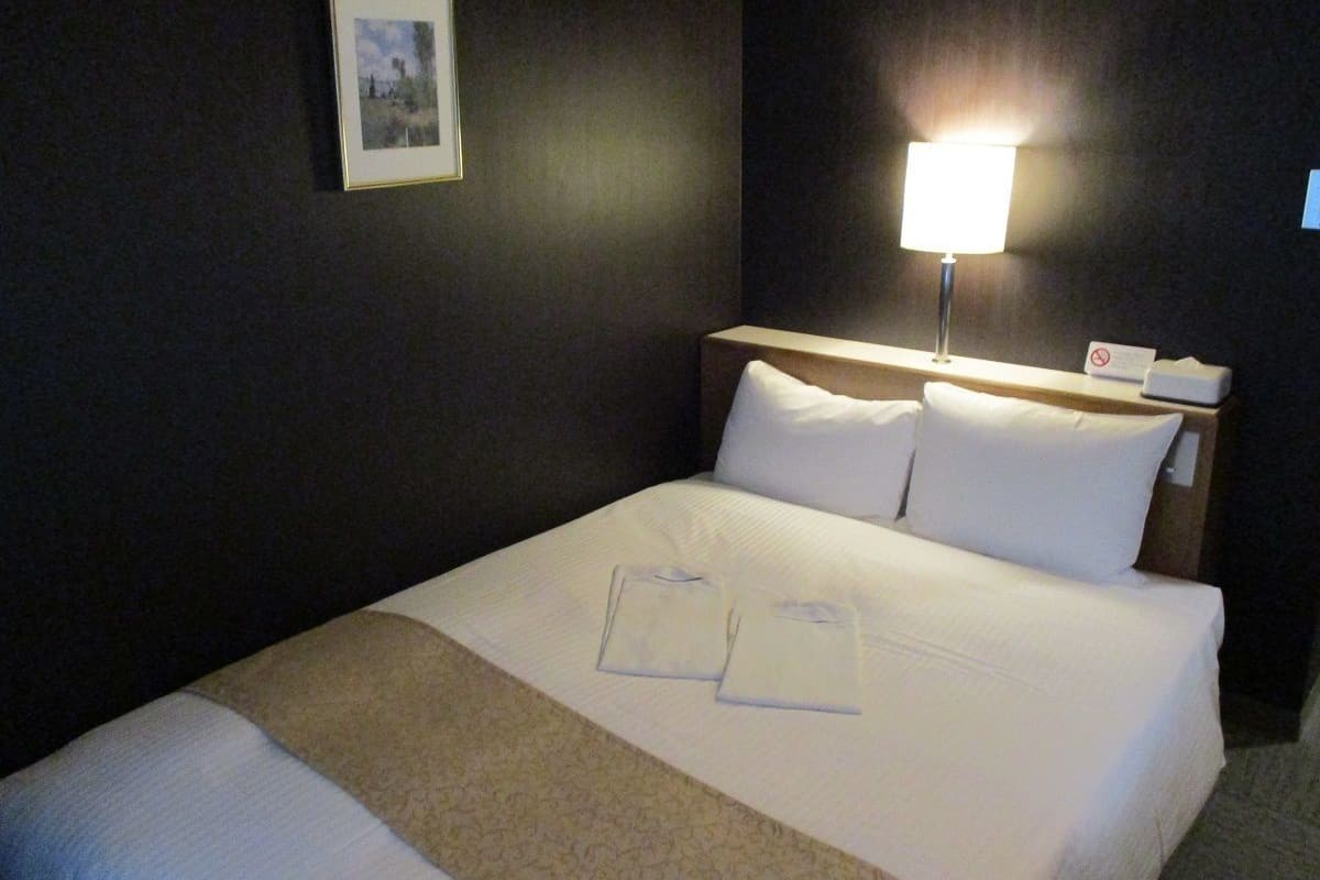 desk, laptop workspace, iron/ironing board, free wifi