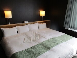 Desk, laptop workspace, iron/ironing board, free WiFi - Niigata Keihin Hotel (Niigata)