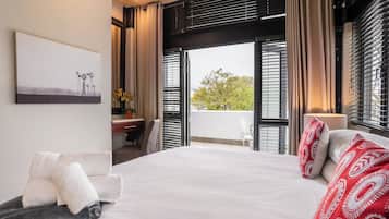 Apartamento superluxo, 2 quartos | 2 quartos, roupas de cama premium, cofres nos quartos