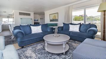 Appartement Deluxe, 2 chambres, vue mer, vue mer | Coin séjour