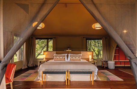 Luxury Tent | In-room safe, desk, free cribs/infant beds, free WiFi