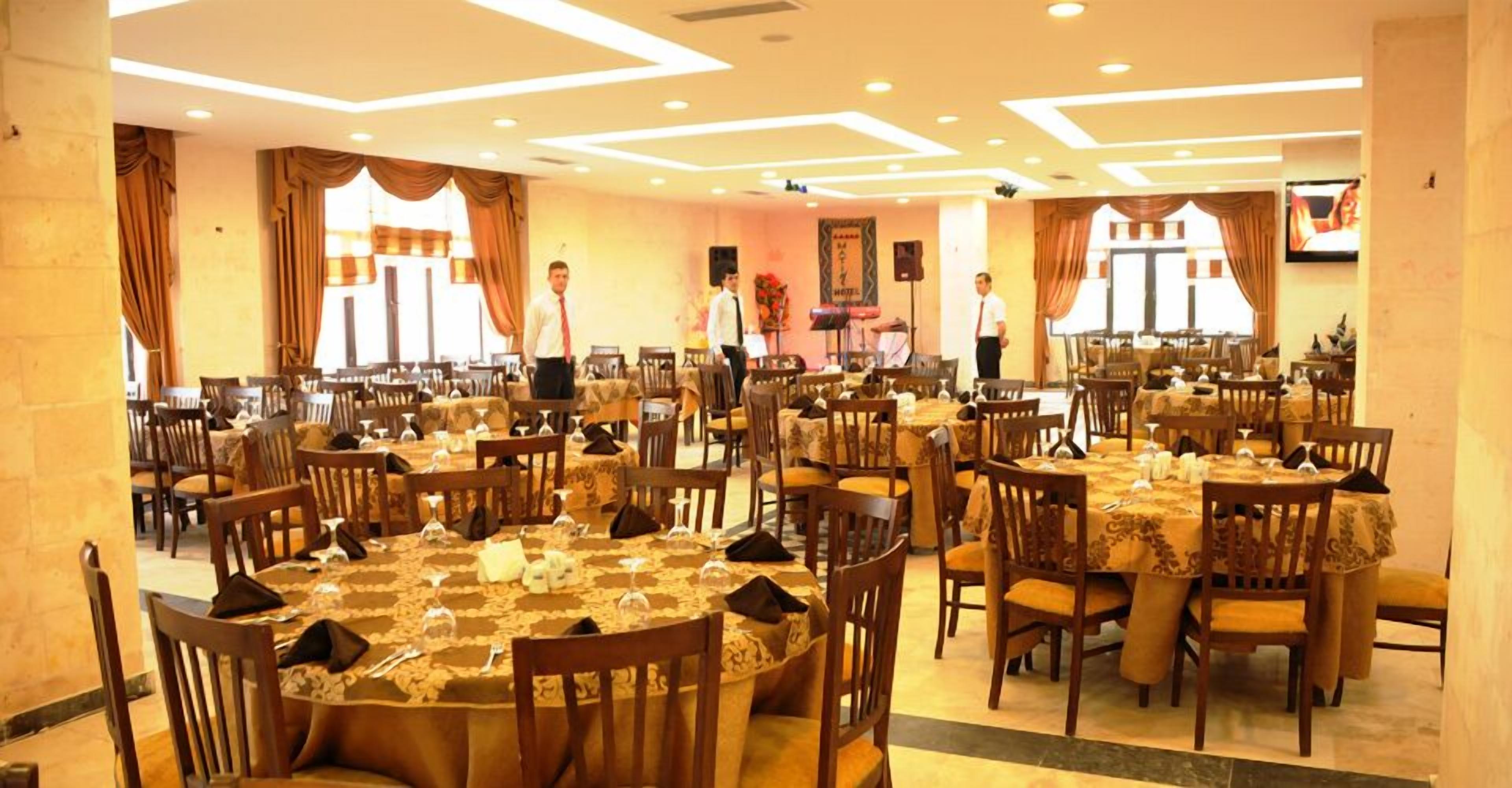 2 Restaurants; Frühstück, Mittagessen und Abendessen werden serviert