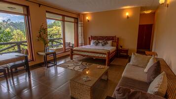 Phòng Cao cấp | Trang bị nội thất với thiết kế riêng biệt, bàn