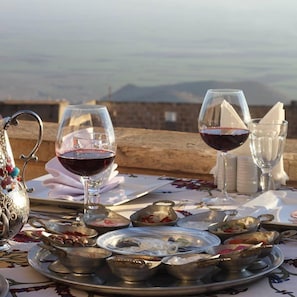 Breakfast, lunch, dinner and brunch served - Tughan Hotel (Mardin)