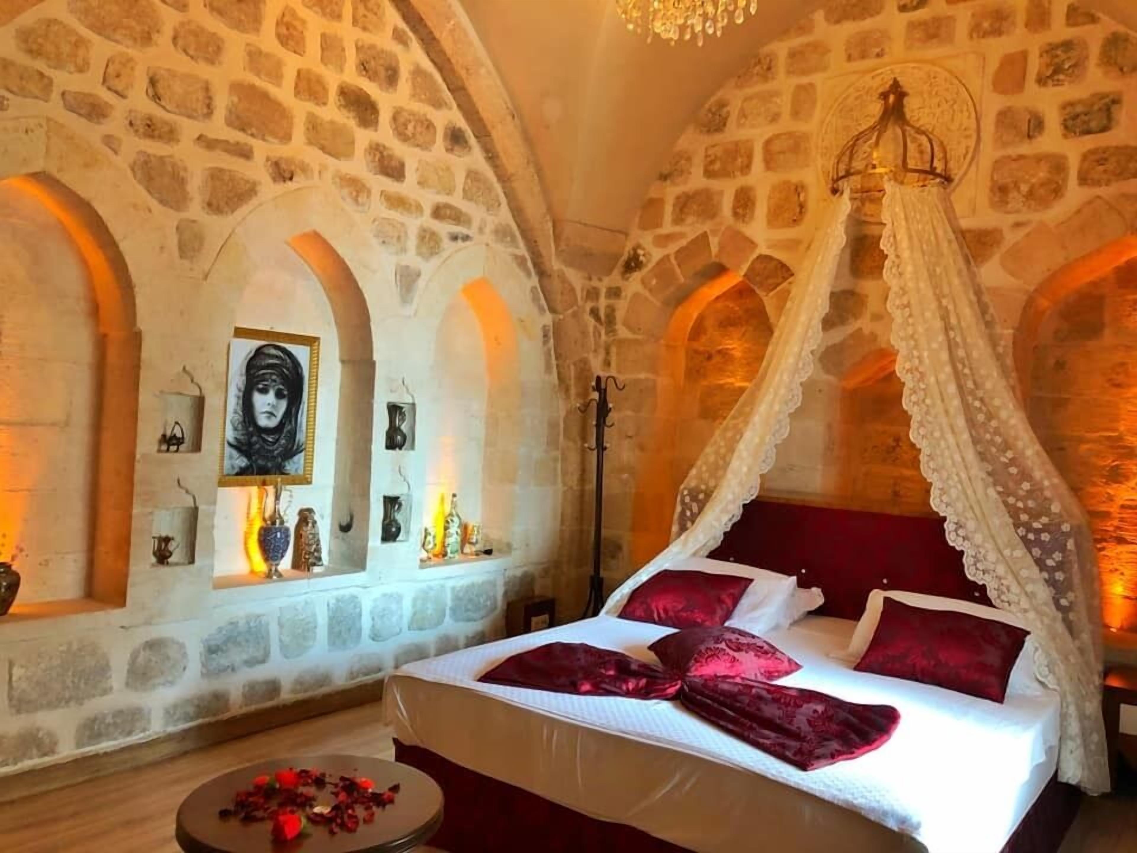 Honeymoon studio suite | Luxe beddengoed, donsdekens, bedden met traagschuimmatrassen