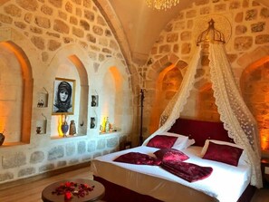 Honeymoon Studio Suite