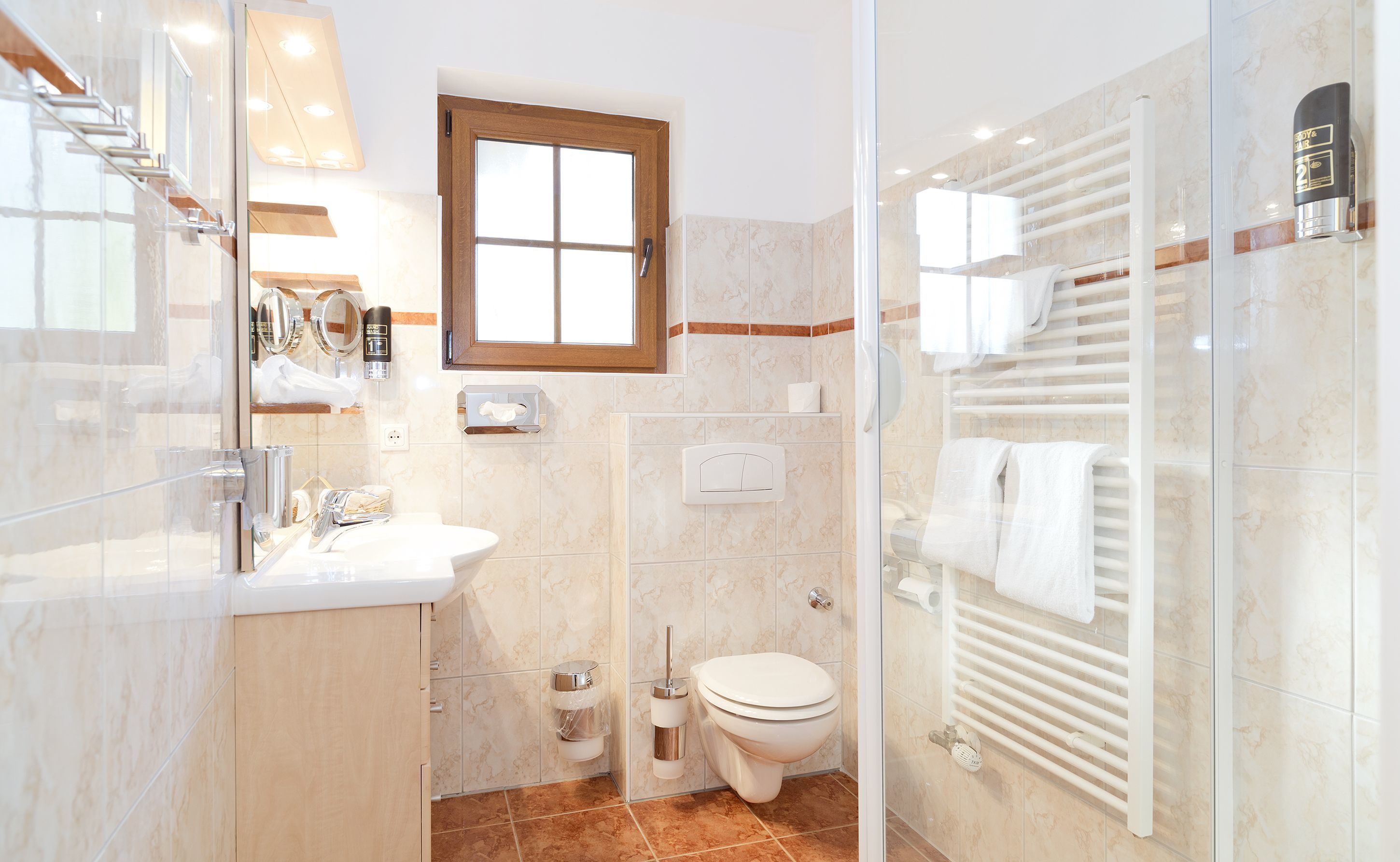 double or twin room, non smoking | premium bedding, minibar, in-room safe, desk