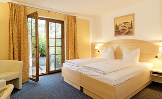 Ropa de cama de alta calidad y minibar 