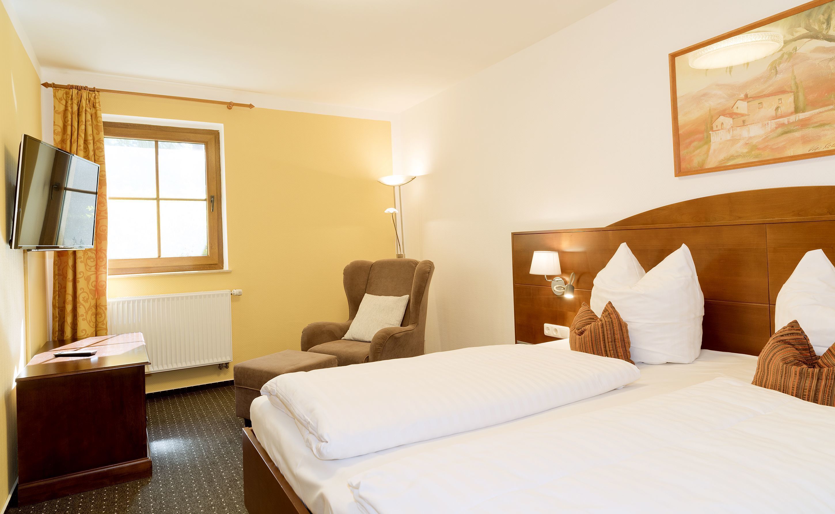 Suite, Non Smoking | Premium bedding, minibar, in-room safe, desk