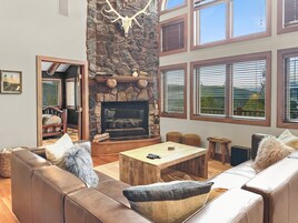 House, 4 Bedrooms | Living area | Flat-screen TV