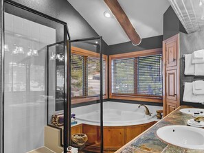 House, 4 Bedrooms | Bathroom | Combined shower/tub, hair dryer, towels, shampoo - Above the Fray (Breckenridge)
