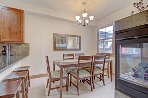 Lejlighed - 2 soveværelser | Spisestue