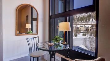 Habitación, 1 habitación | Restaurantes