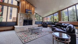 Unclassified image, 5 of 40, button - Perfectly Located Hotel Room - Ski-In Ski-Out - Steps to the American Eagle/American Flyer chairlifts - MP522H by RedAwning (Copper Mountain)