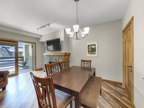 Condo, 1 Bedroom | Dining