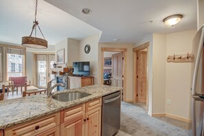 Private kitchen - Taylors Crossing In The Heart Of Copper Center Village - Short Walk to American Eagle/American Flyer - TX312 by RedAwning (Copper Mountain)