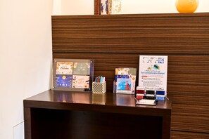 Quầy tiếp tân