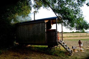 Chalet, Shared Bathroom (Shepherds Hut) | Individually decorated, individually furnished