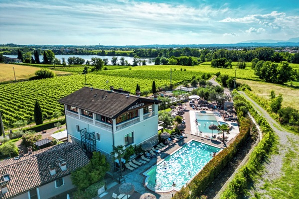 Seasonal outdoor pool, pool umbrellas, sun loungers