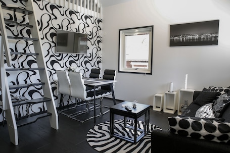 Deluxe Cabin, 2 Bedrooms | Living area. Dragsö Camping & Stugby