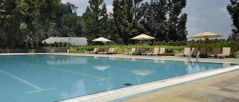 Kolam renang terbuka