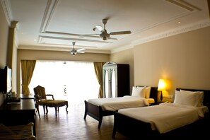 Desk, iron/ironing board, free WiFi - Berjaya Hills Golf & Country Club (Bukit Tinggi)