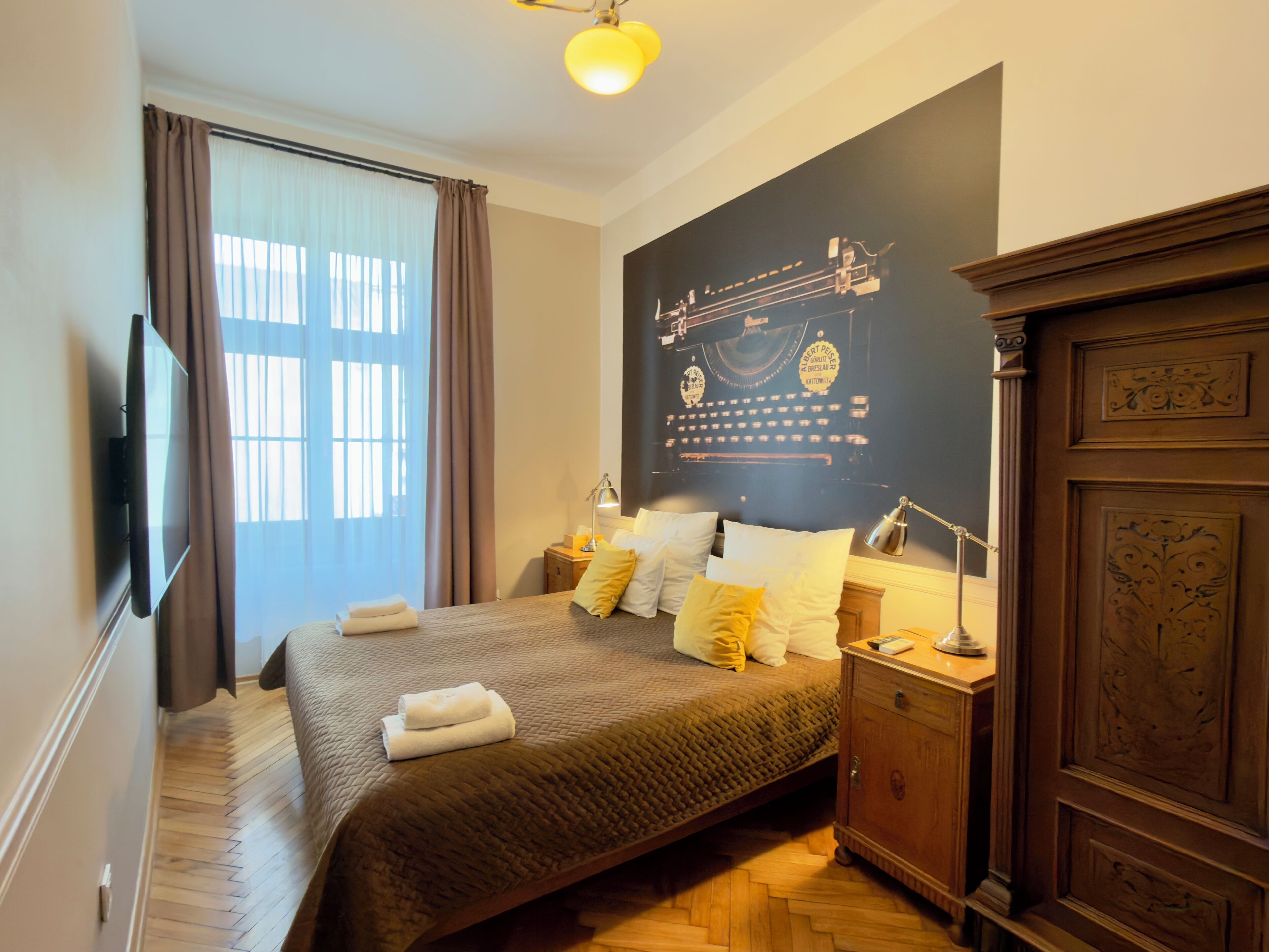 Classic Suite, 1 Bedroom, Kitchenette, City View | Premium bedding, in-room safe, individually decorated