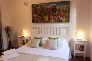 2 bedrooms, iron/ironing board, free WiFi, bed sheets - Family Apartments (Syracuse)