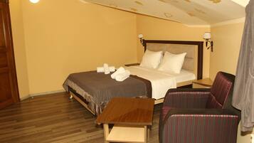 Standard Double Room, 1 Double Bed | Premium bedding, down comforters, minibar, in-room safe
