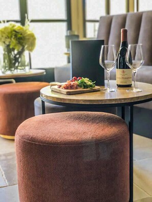 Bar lounge