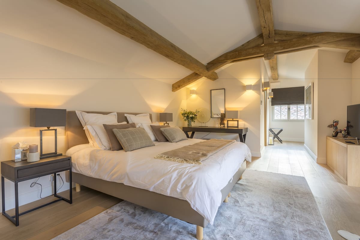 Suite Trois Chambres | 1 bedroom, premium bedding, minibar, in-room safe