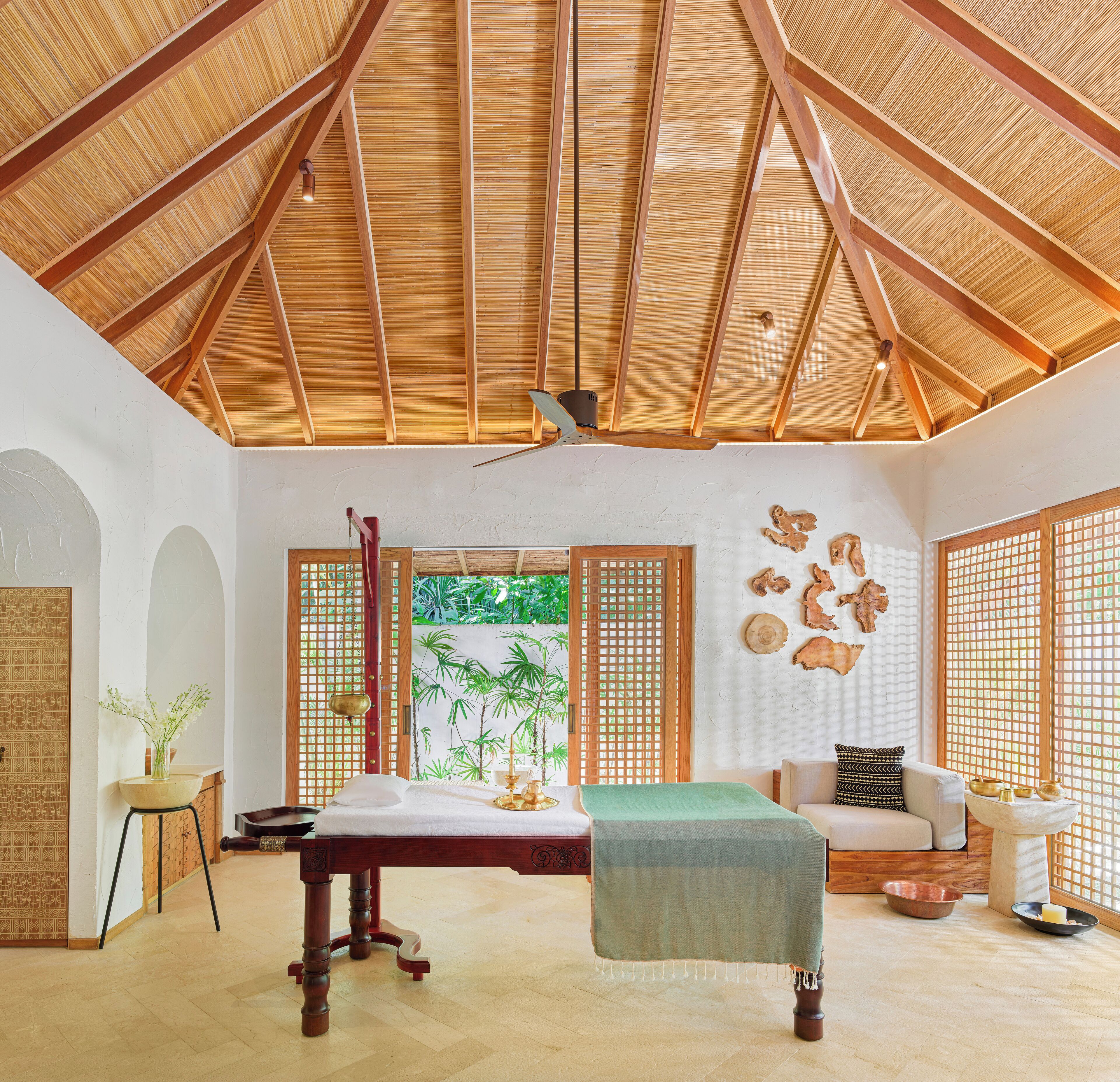 couples treatment room(s), hot tub, body treatments, hydrotherapy